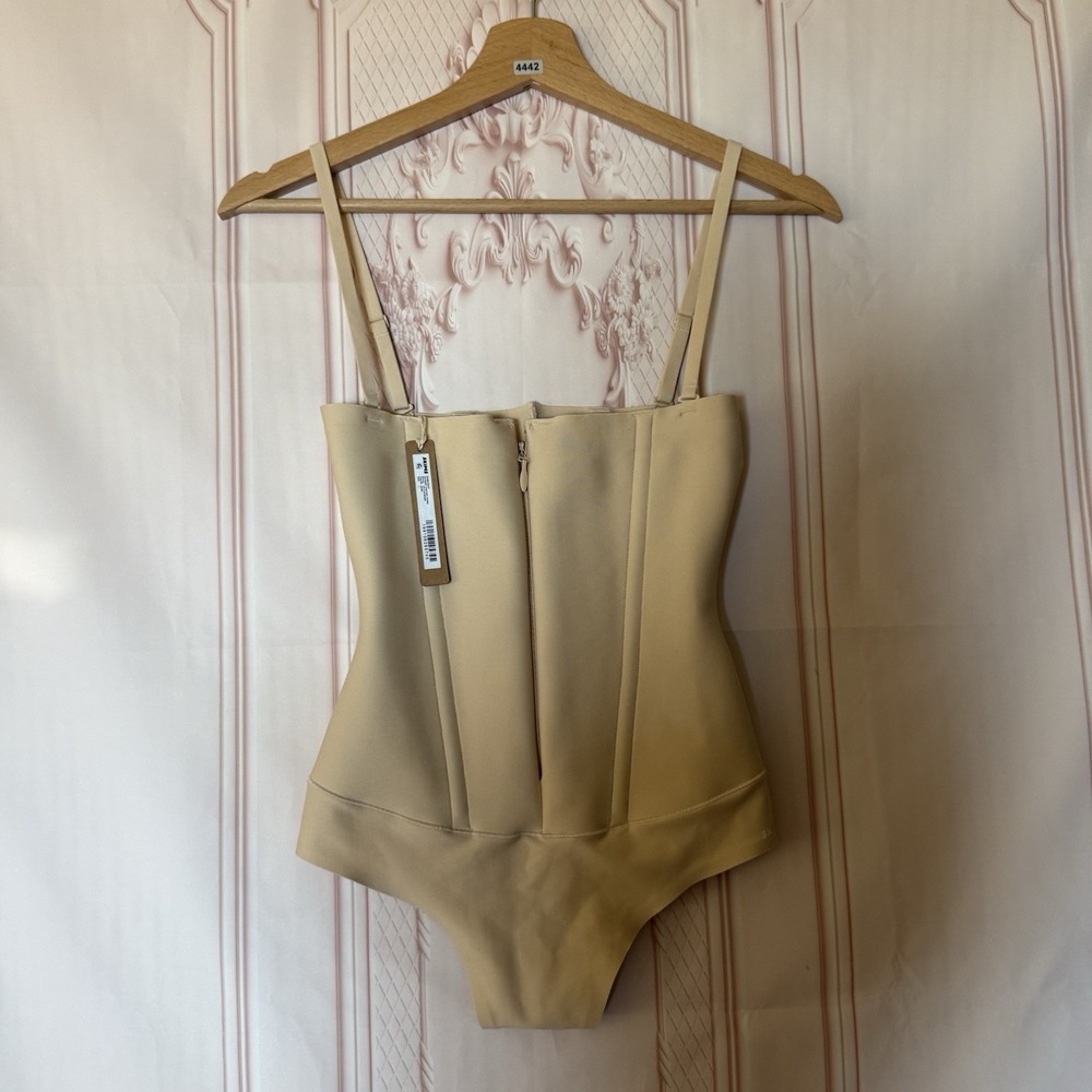 SKIMS BODY Core Sculpt WAIST CINCHER Thong In Sand Size Large NWT $90
